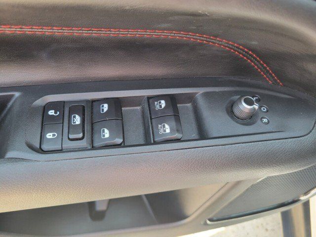 Used 2025 Jeep Compass Trailhawk AWD/4WD image 14