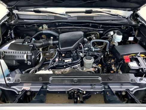 Used 2020 Toyota Tacoma SR image 31