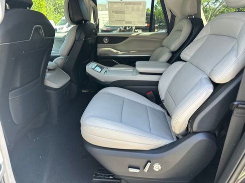 New 2026 Lincoln Navigator L Reserve image 23