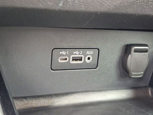 Used 2024 Nissan Altima 2.5 SV FWD image 24