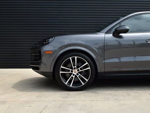 Certified 2025 Porsche Cayenne Coupe image 44