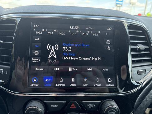 Used 2021 Jeep Grand Cherokee Laredo X image 24