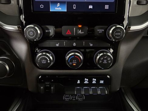 New 2026 RAM 1500 4x4 Crew Cab image 21