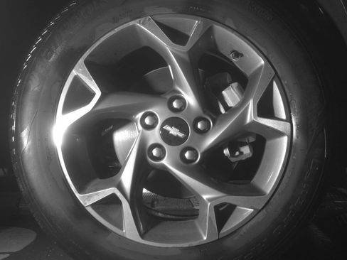 Used 2025 Chevrolet Trax LT FWD image 13