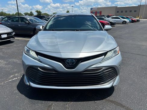Used 2020 Toyota Camry XLE FWD image 4