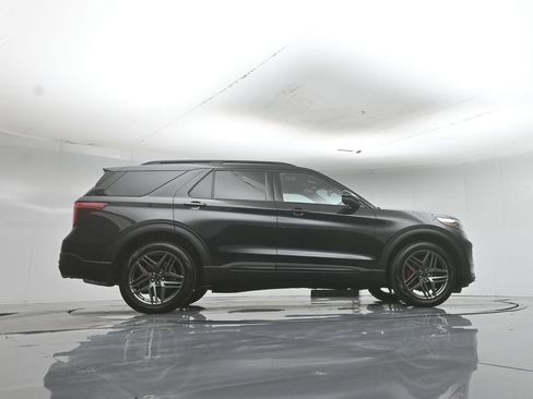 Certified 2023 Ford Explorer ST w/ Equipment Group 401A AWD/4WD image 7