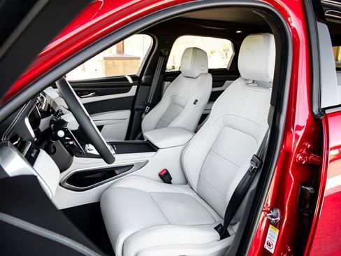 New 2026 Jaguar F-PACE R-Dynamic S image 12