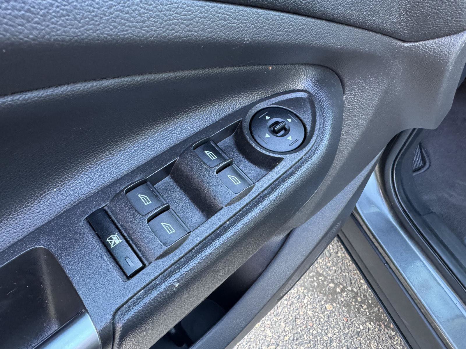 Used 2018 Ford Escape SE AWD/4WD image 13