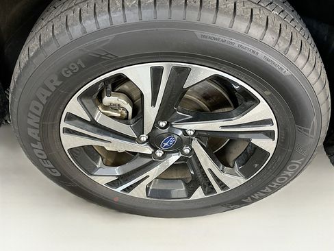 Used 2024 Subaru Crosstrek 2.0i Premium image 11