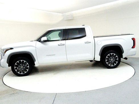 Used 2022 Toyota Tundra Limited image 3