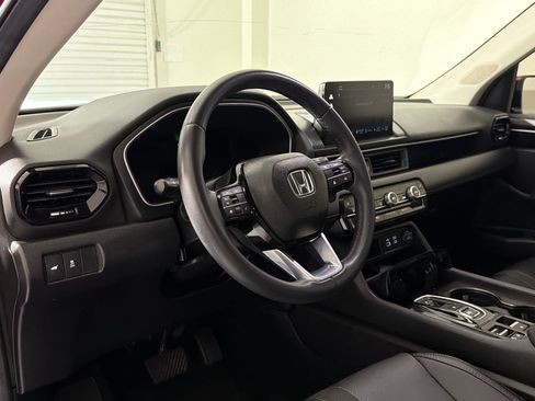 Used 2024 Honda Pilot EX-L image 4