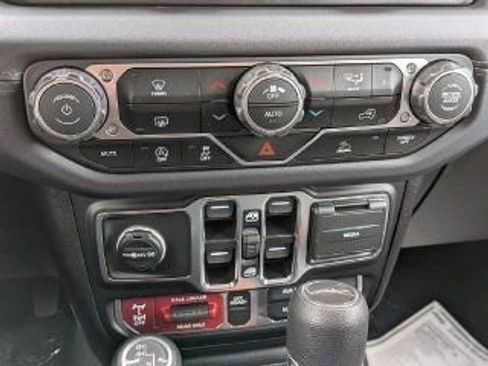 New 2026 Jeep Gladiator Mojave w/ Steel Bumper Group image 15