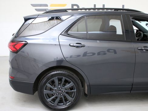 Used 2023 Chevrolet Equinox RS w/ LPO, Floor Liner Package FWD image 6