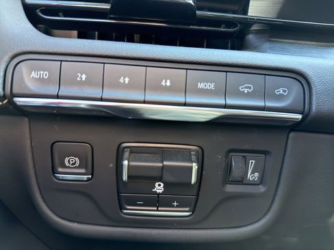 Certified 2021 Cadillac Escalade ESV Sport w/ Driver Assist Tech Package image 31