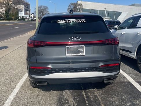Used 2025 Audi Q5 Premium w/ Convenience Package image 7