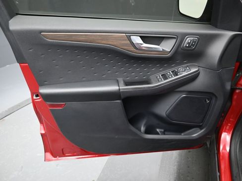 Used 2020 Ford Escape Titanium w/ Titanium Premium Package 2.0 image 11