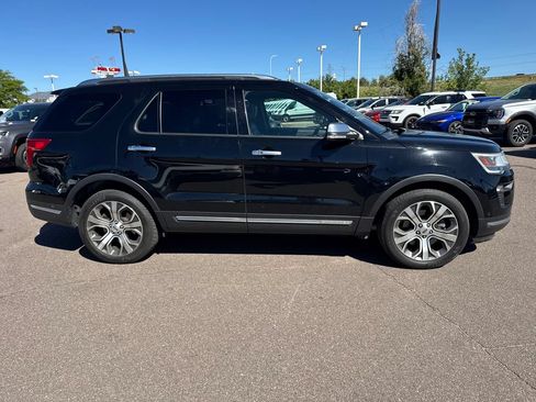 Used 2018 Ford Explorer Platinum AWD/4WD image 4