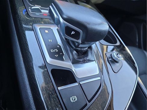 Used 2019 Audi Q7 3.0T Premium Plus image 17