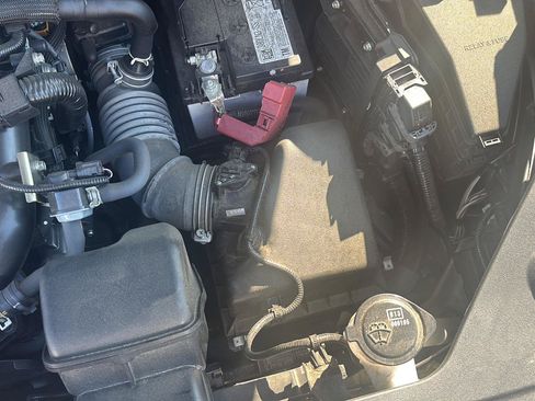 Used 2023 Toyota Highlander XLE FWD image 27