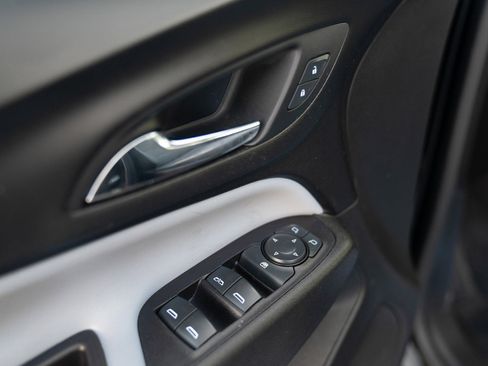 Used 2020 Chevrolet Equinox LS w/ LPO, Cargo Package image 19