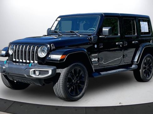 Used 2023 Jeep Wrangler Unlimited Sahara w/ Cold Weather Group AWD/4WD image 4
