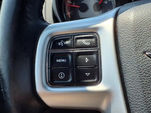 Used 2011 Chrysler 200 Limited FWD image 28