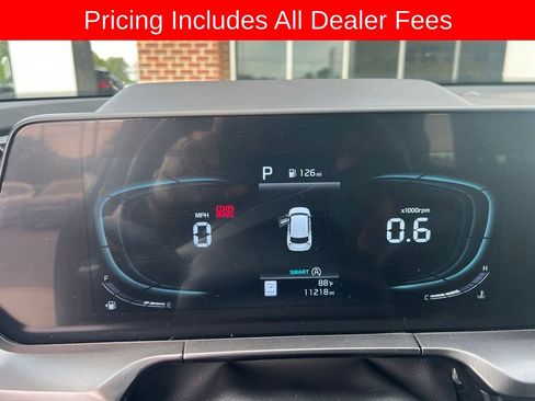 Used 2025 Kia Telluride S FWD image 3