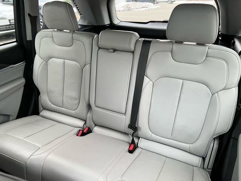 Used 2023 Jeep Grand Cherokee Overland image 21