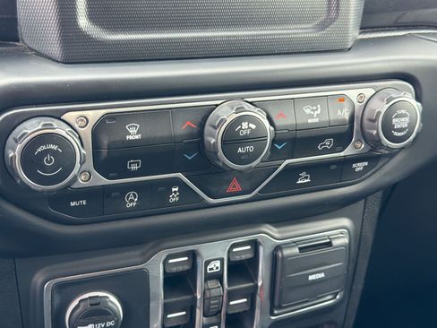 Used 2021 Jeep Wrangler Unlimited Sport AWD/4WD image 28