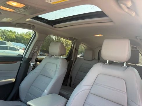 Used 2019 Honda CR-V EX-L image 2
