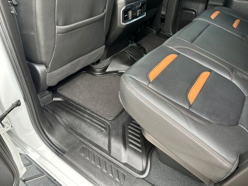 Used 2021 GMC Sierra 1500 AT4 w/ AT4 Premium Package AWD/4WD image 33