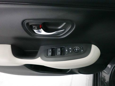 Certified 2024 Honda HR-V LX image 11