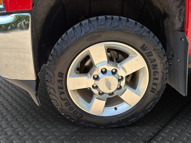 Used 2017 Chevrolet Silverado 2500 LTZ w/ Vortec Plus Package AWD/4WD image 10