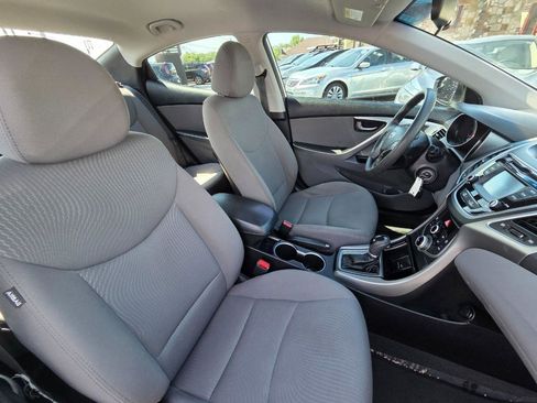 Used 2016 Hyundai Elantra SE w/ Option Group 02 FWD image 18