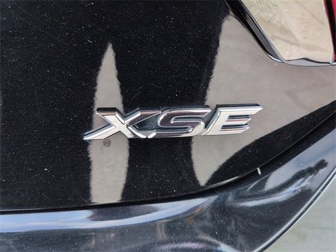 Used 2015 Toyota Camry XSE w/ Moonroof Package image 12