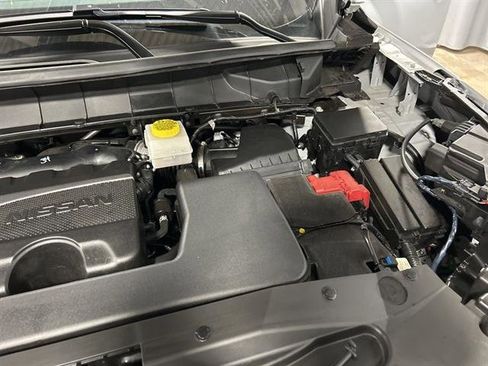 Used 2024 Nissan Pathfinder SL w/ Cargo Package image 18