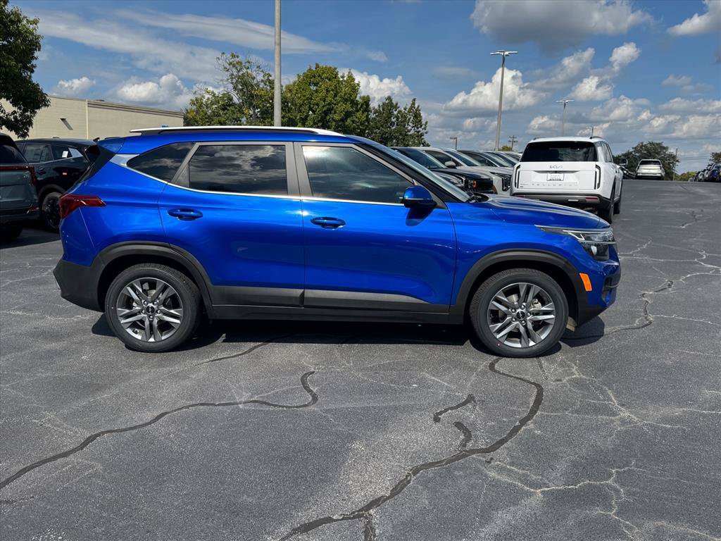 Certified 2022 Kia Seltos S FWD image 2