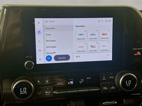 Used 2023 Toyota Highlander LE image 15