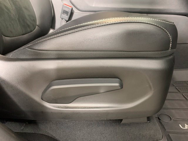 Used 2025 Jeep Grand Cherokee L Laredo AWD/4WD image 24