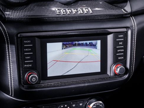 Used 2015 Ferrari California T image 35