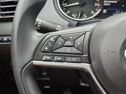 Used 2020 Nissan Rogue Sport S FWD image 26