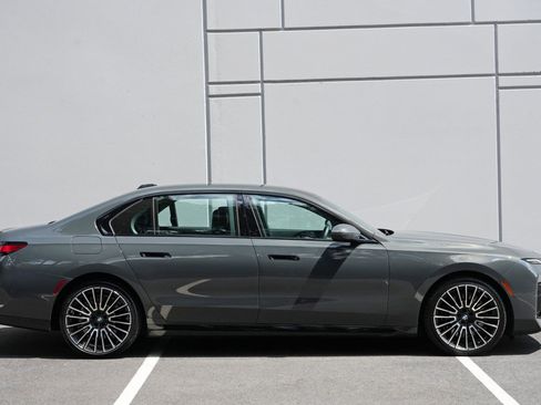 Used 2026 BMW 740i w/ Premium Package RWD image 61