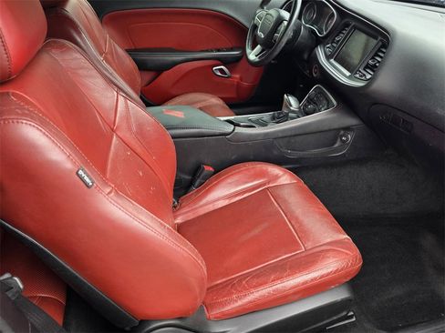 Used 2015 Dodge Challenger SXT Plus image 8