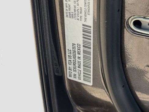 Used 2025 RAM 2500 Big Horn AWD/4WD image 31