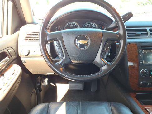 Used 2008 Chevrolet Avalanche LTZ w/ LTZ Preferred Equipment Group AWD/4WD image 6