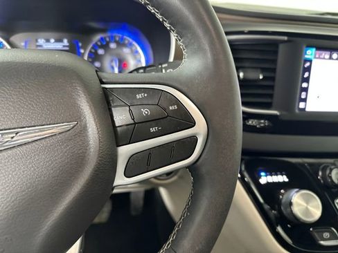 Used 2023 Chrysler Voyager LX image 16