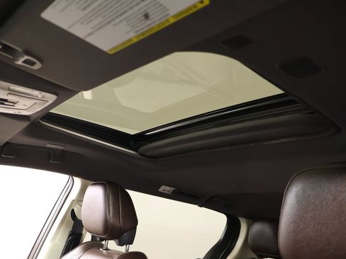 Used 2021 Toyota Sienna Platinum FWD image 17