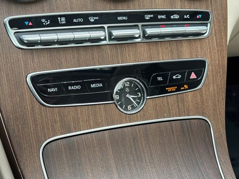 Used 2019 Mercedes-Benz C 300 Sedan image 17