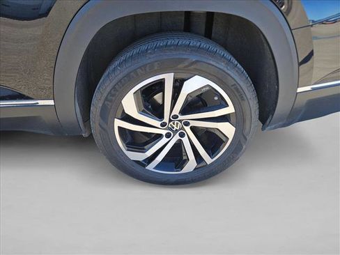 Used 2023 Volkswagen Atlas SEL image 9