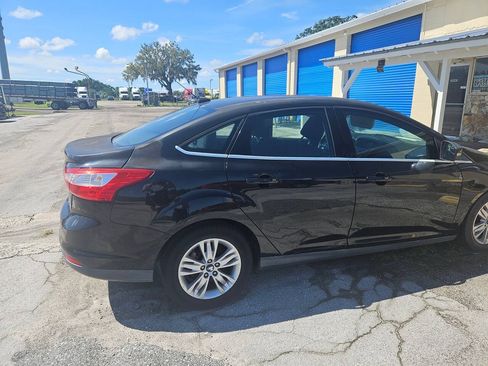Used 2012 Ford Focus SEL FWD image 2